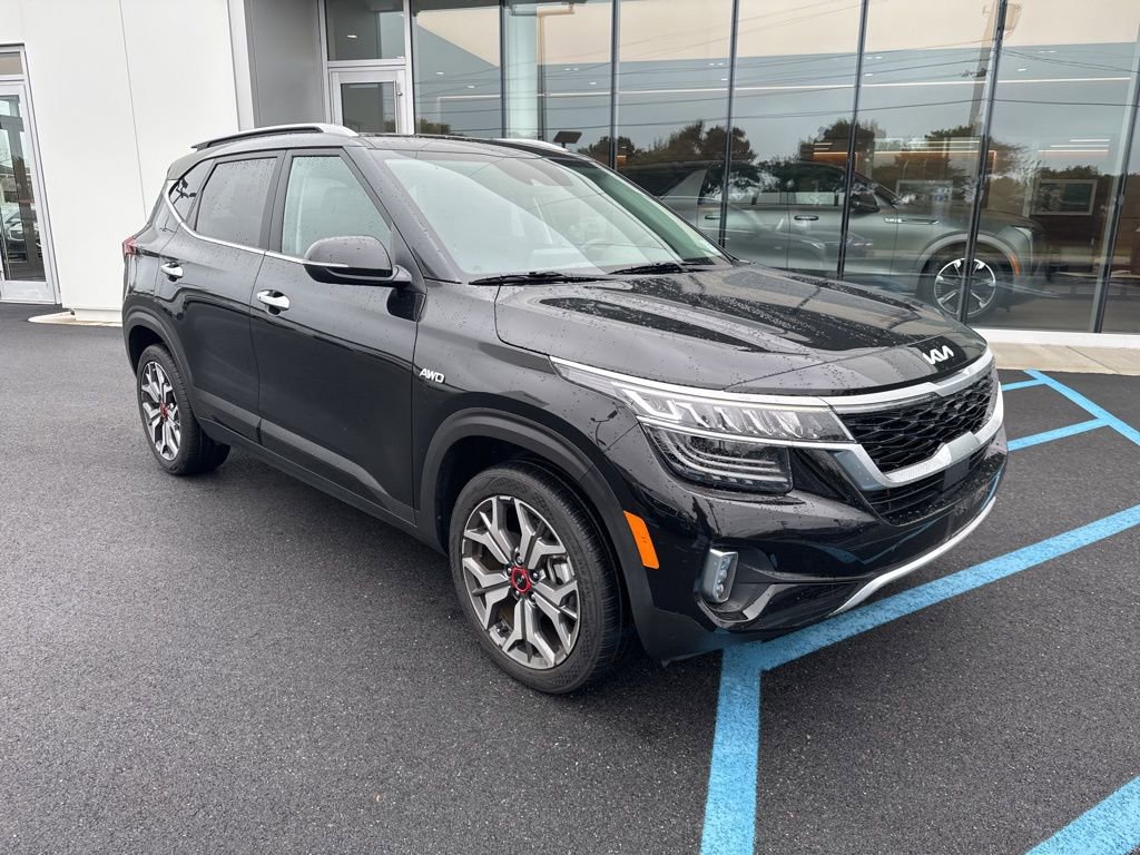 2022 Kia Seltos SX photo 3