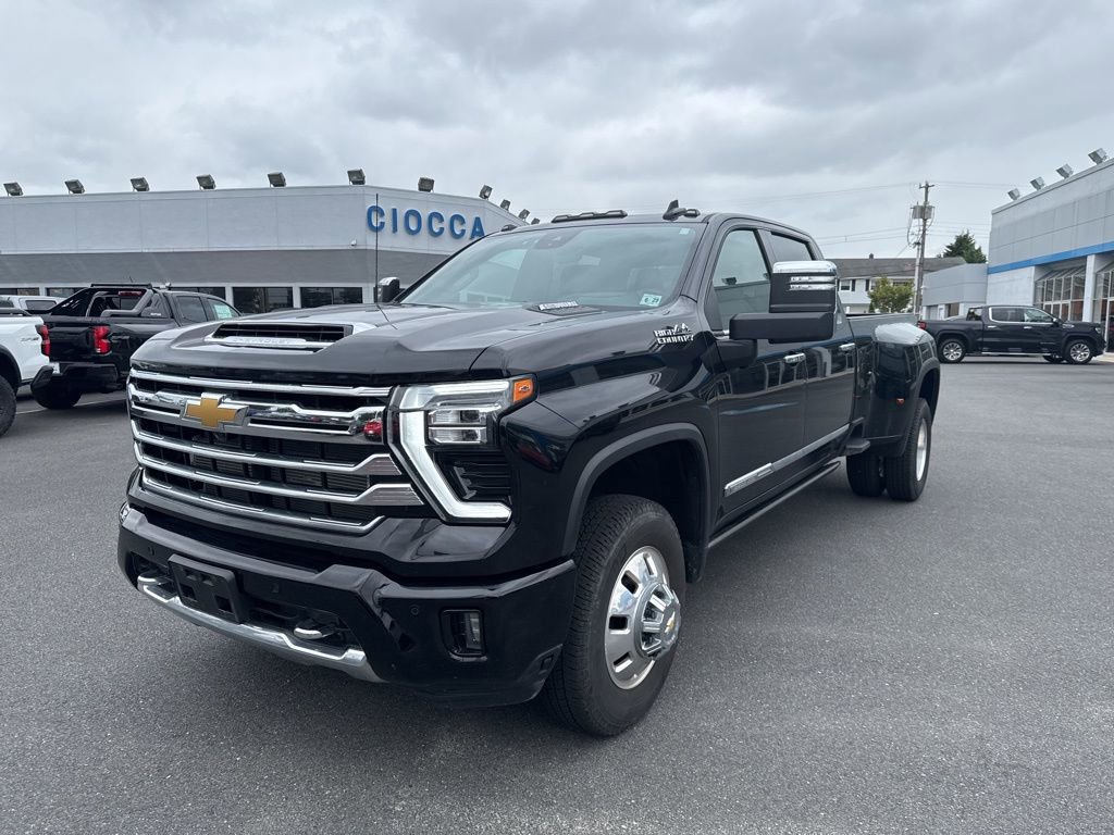 2024 Chevrolet Silverado 3500HD High Country photo 2
