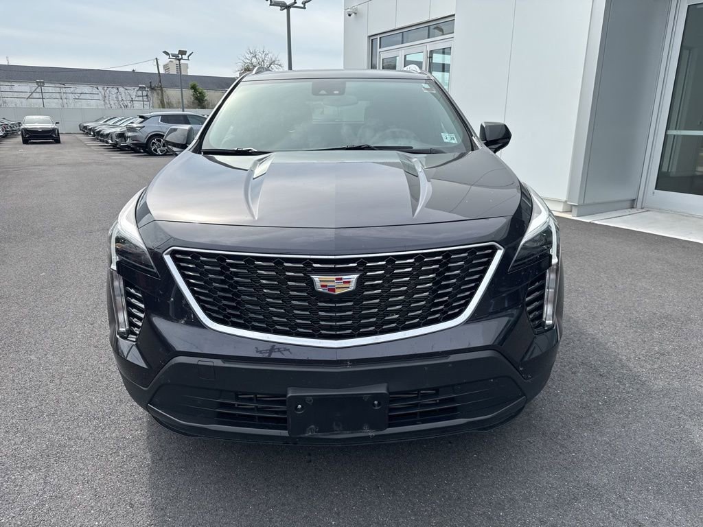2022 Cadillac XT4 Luxury photo 2