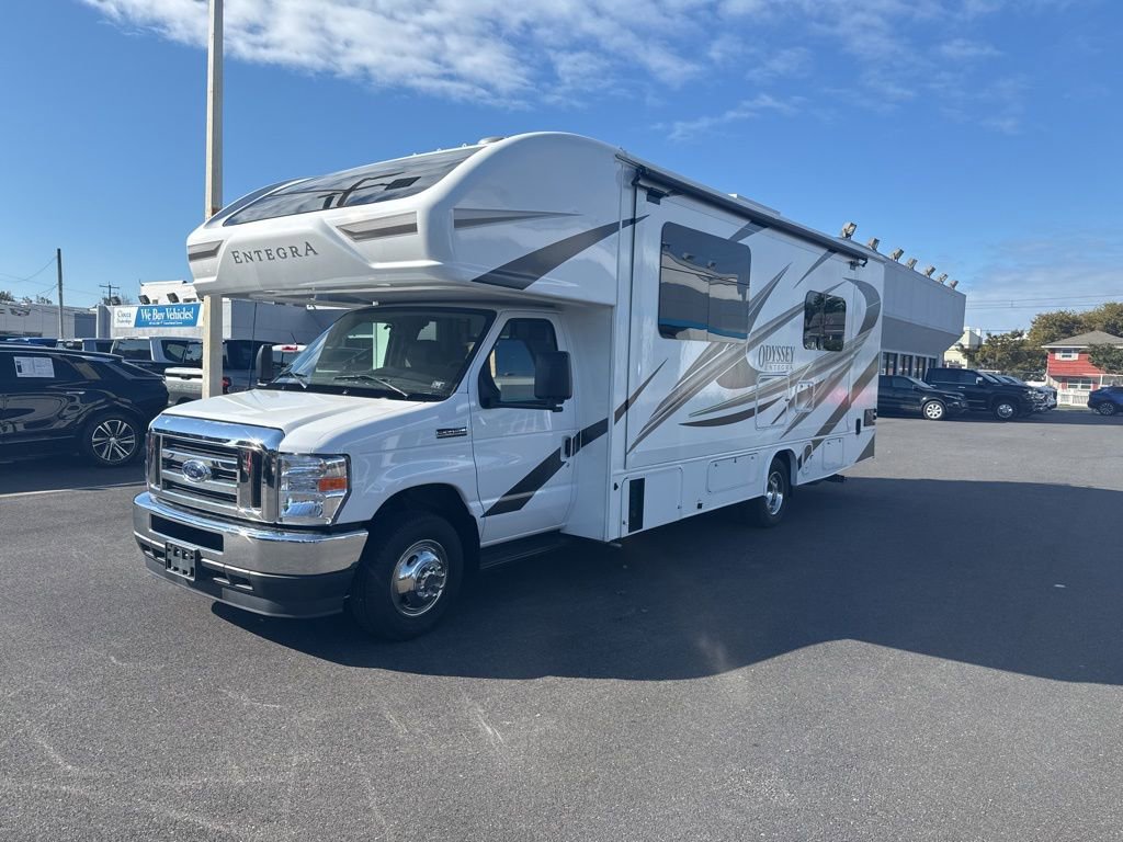 2023 Ford E-450 Cutaway photo 2