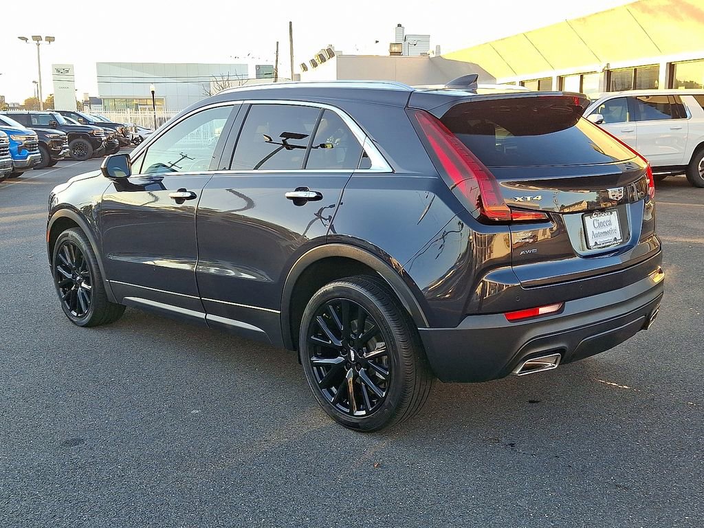 2022 Cadillac XT4 Luxury photo 3