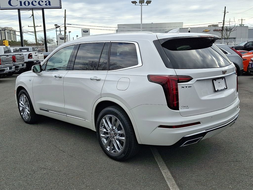 2022 Cadillac XT6 Premium Luxury photo 3