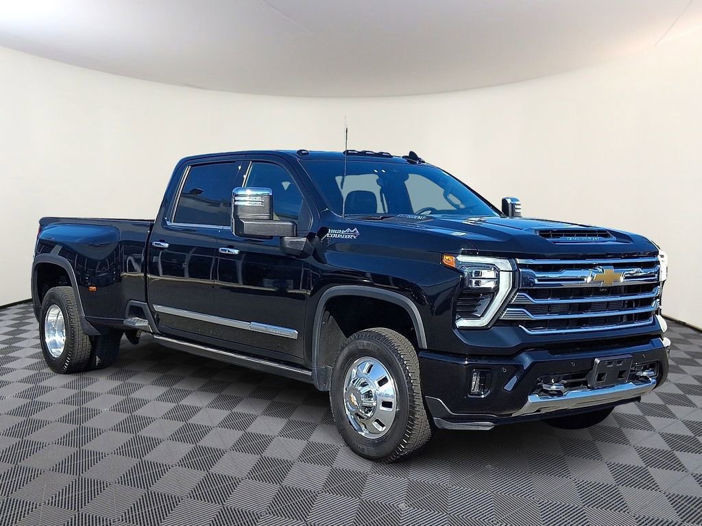 2024 Chevrolet Silverado 3500HD High Country's photo