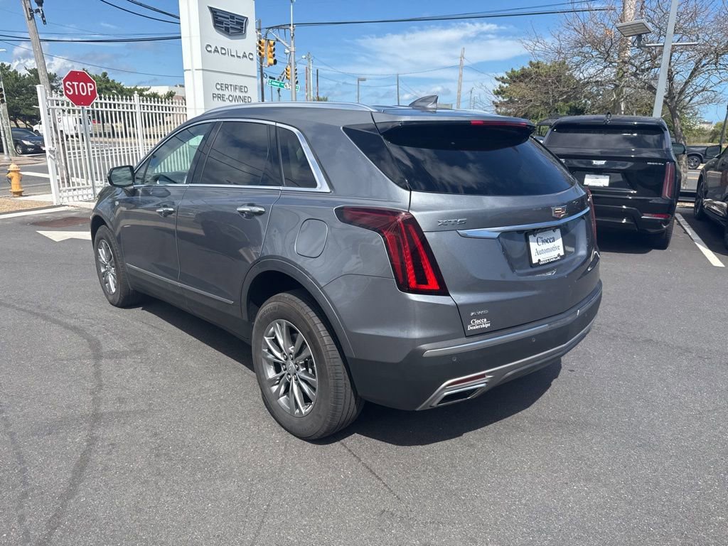 2021 Cadillac XT5 Premium Luxury photo 3