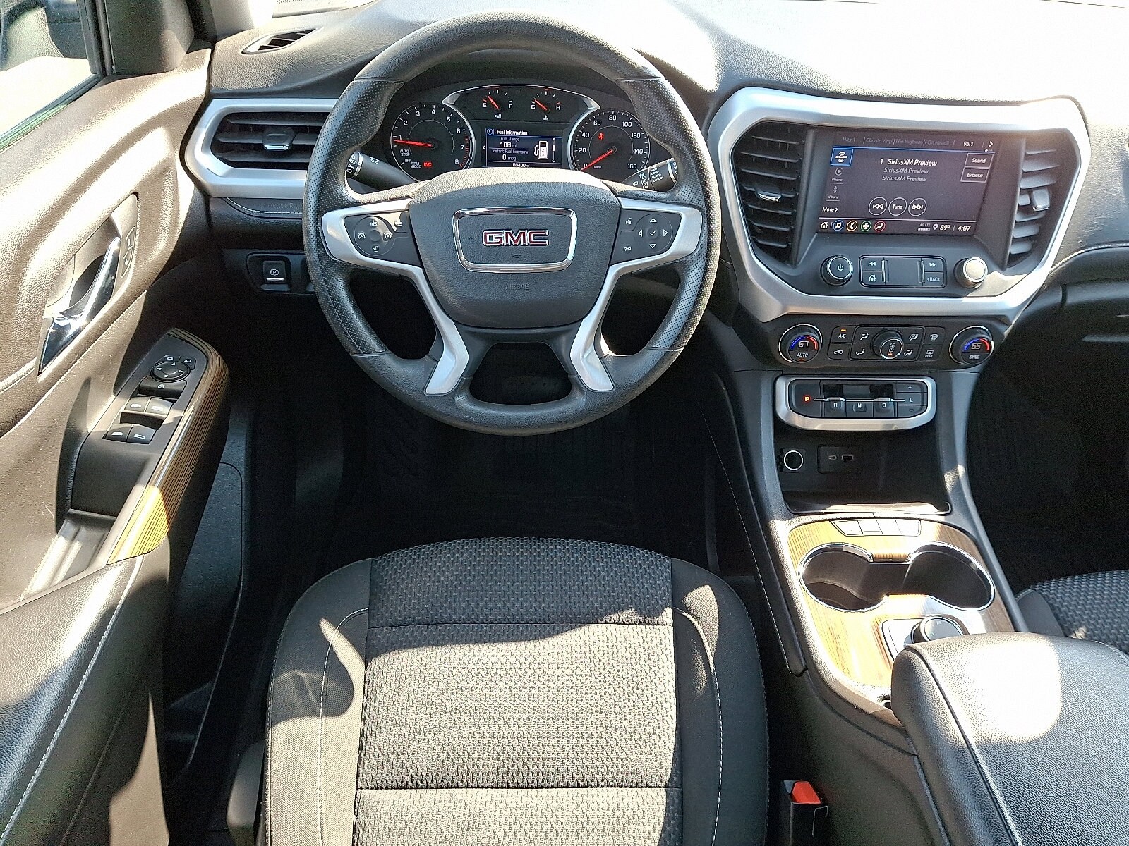 2022 Gmc Acadia SLE photo 2