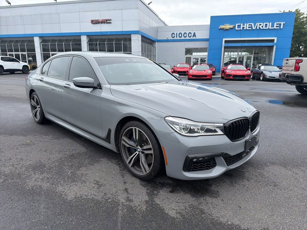 2018 BMW 7 Series 750i's photo