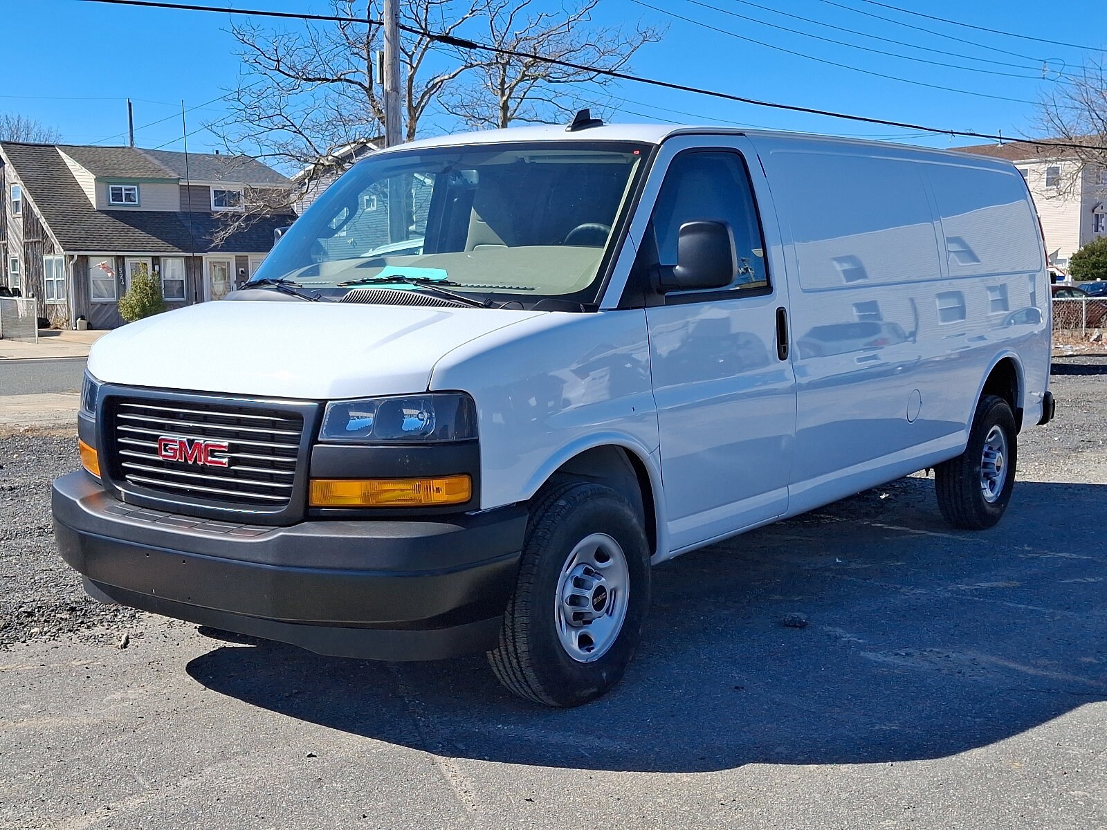 2024 Gmc Savana Cargo 2500 photo 2