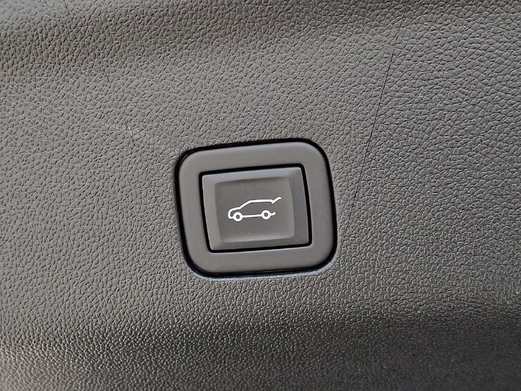 2023 GMC Yukon SLT - Photo 47