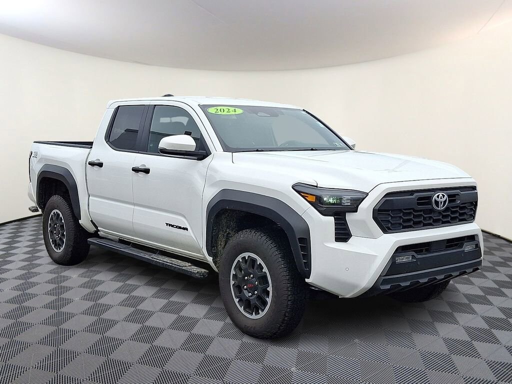Used 2024 Toyota Tacoma 4WD SR5