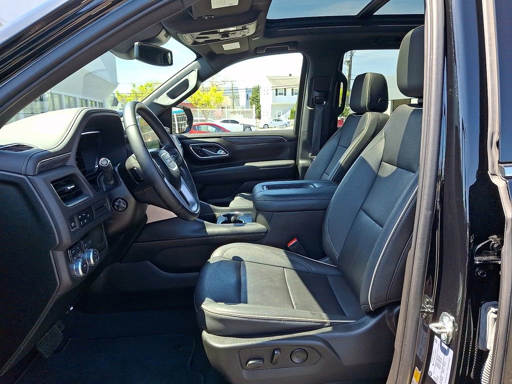 2023 GMC Yukon SLT - Photo 28