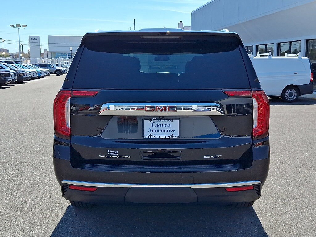 2023 GMC Yukon SLT - Photo 8