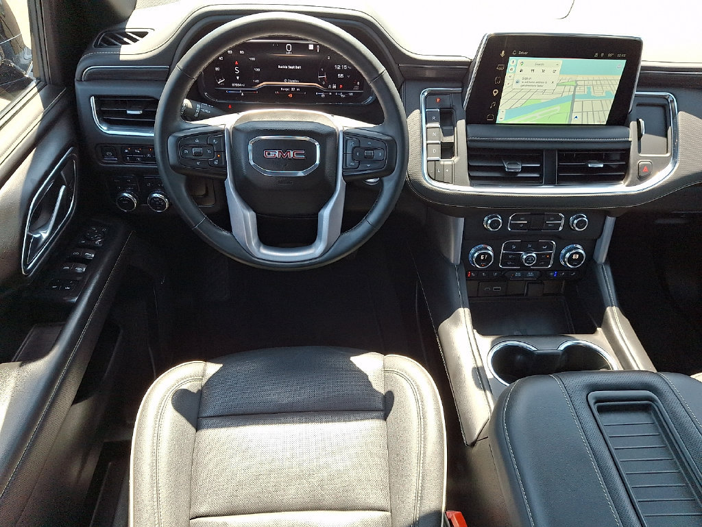 2023 GMC Yukon SLT - Photo 2