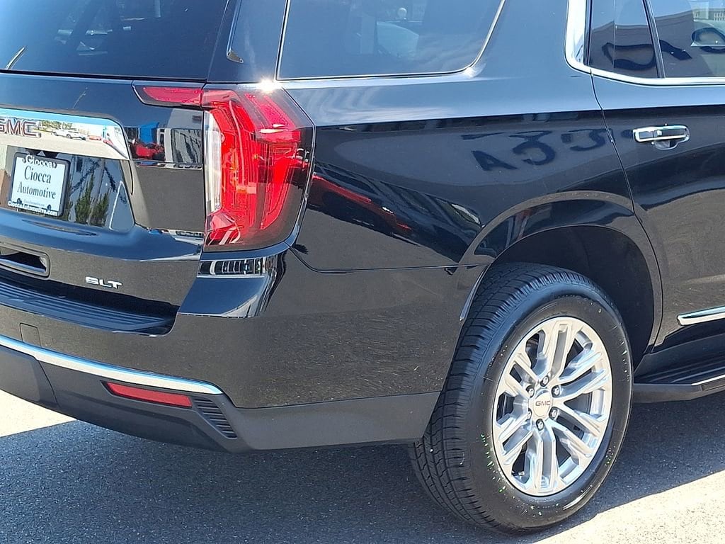 2023 GMC Yukon SLT - Photo 14