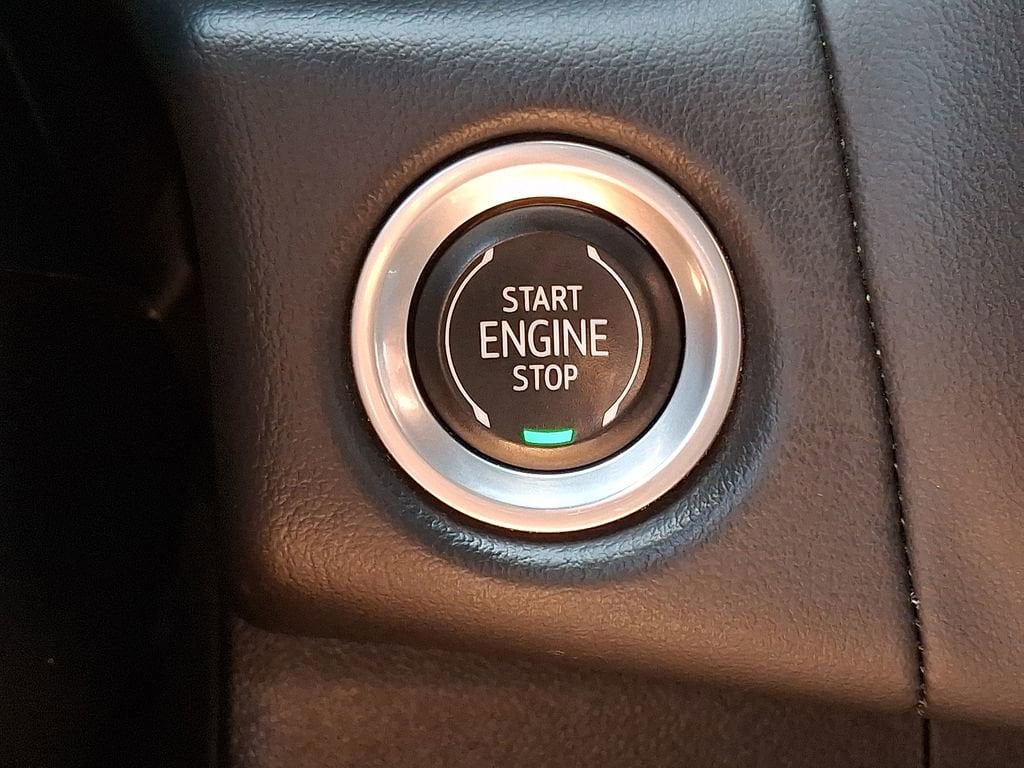 2023 GMC Yukon SLT - Photo 38