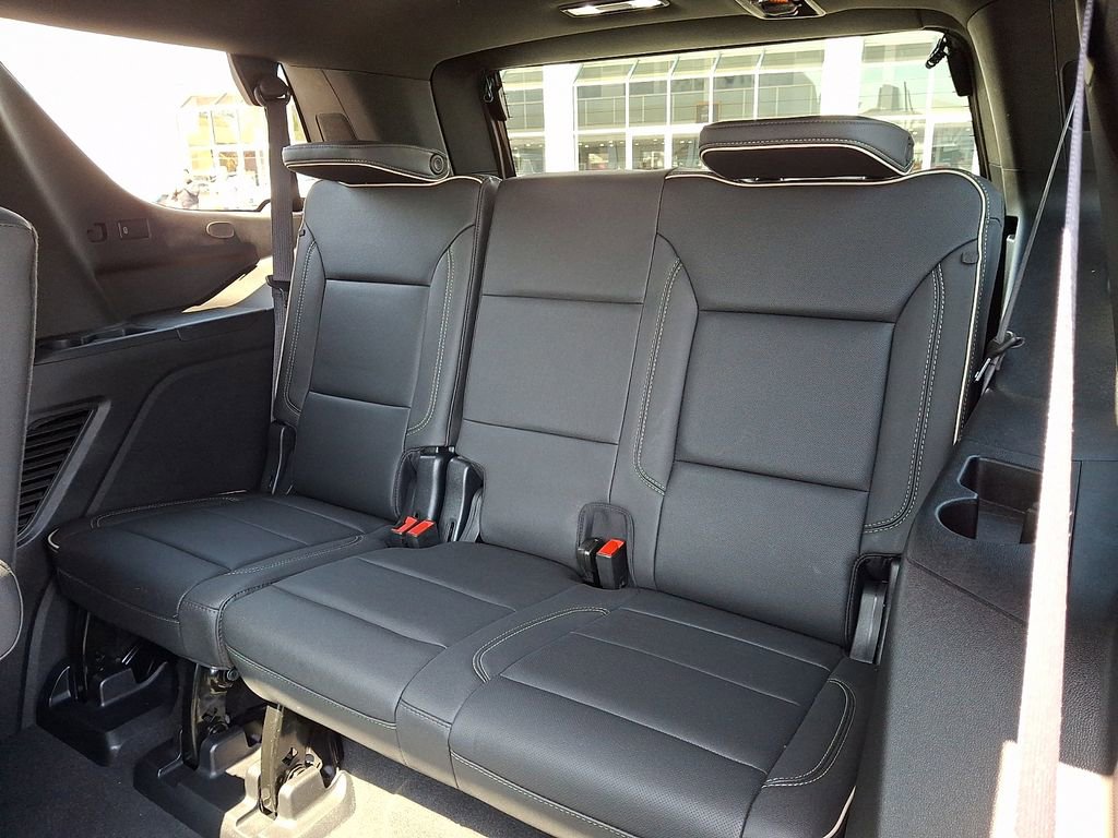 2023 GMC Yukon SLT - Photo 25