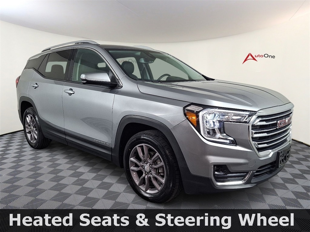 2024 GMC Terrain SLT's photo