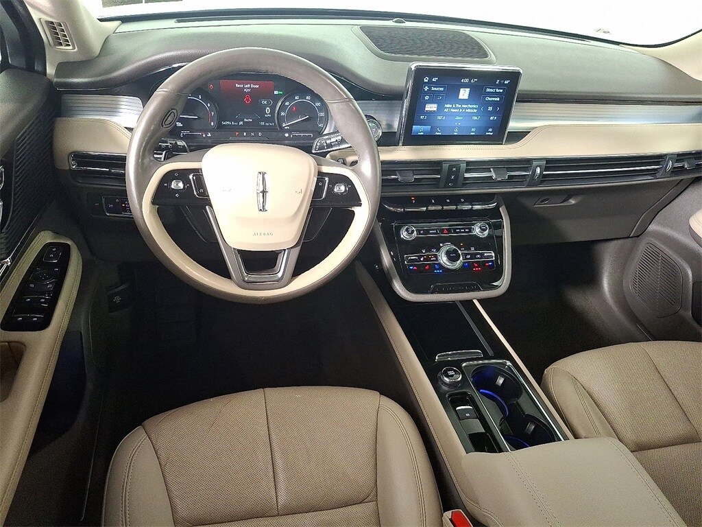 2021 Lincoln Corsair Standard photo 2