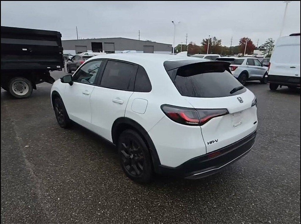 2023 Honda HR-V Sport photo 2