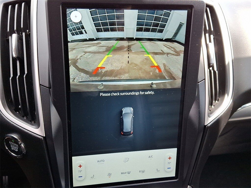 2022 Ford Edge SEL photo 4