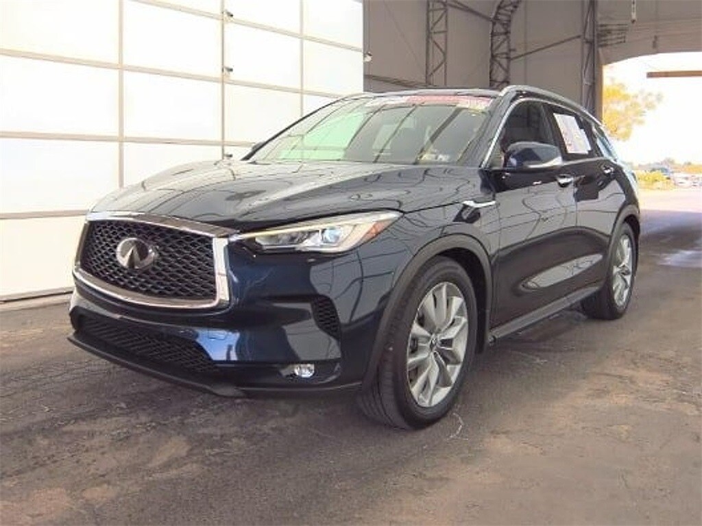 2019 Infiniti QX50 Luxe photo 3
