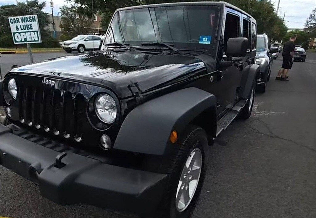 2018 Jeep Wrangler Unlimited Sport photo 2