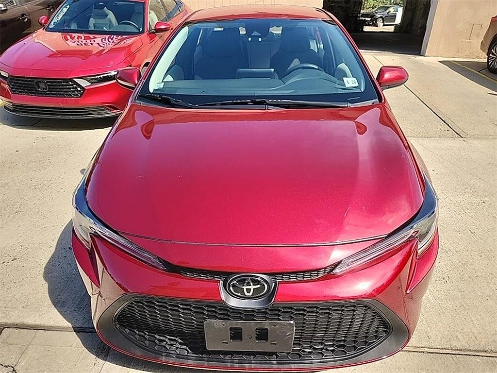 2022 Toyota Corolla LE photo 2