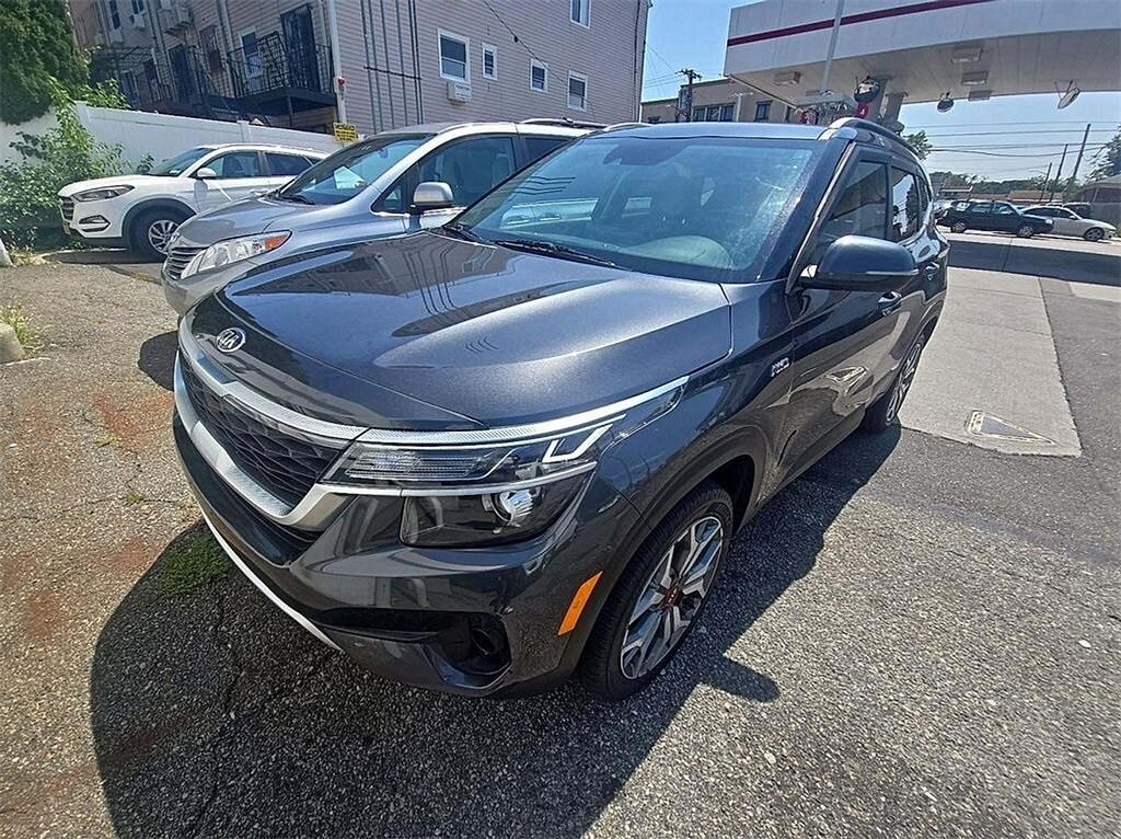 2021 Kia Seltos S photo 2