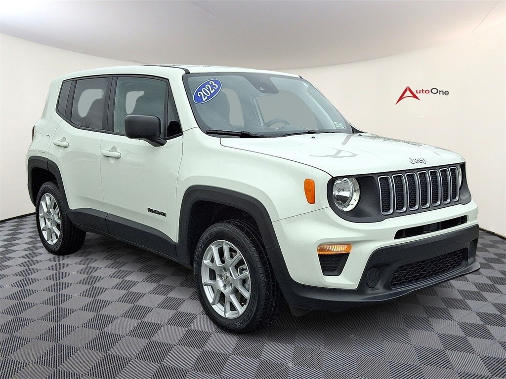 Used 2023 Jeep Renegade Latitude SUV
