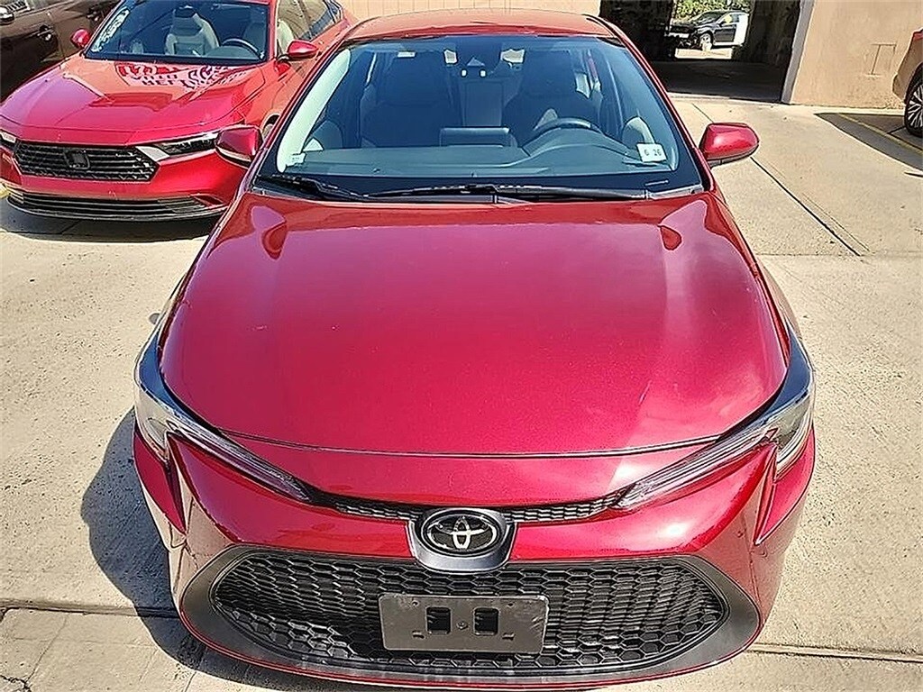 2022 Toyota Corolla LE photo 2