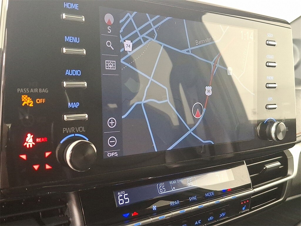 2021 Toyota Sienna XSE photo 3