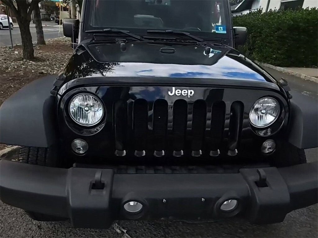 2018 Jeep Wrangler Unlimited Sport photo 2