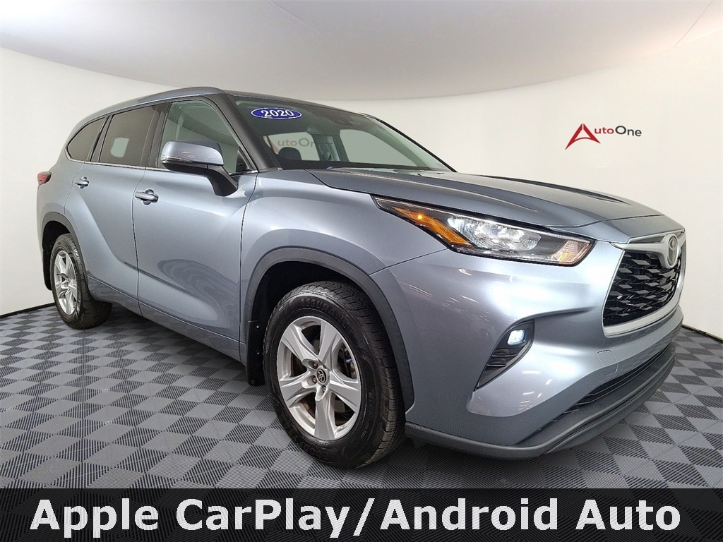2020 Toyota Highlander LE's photo