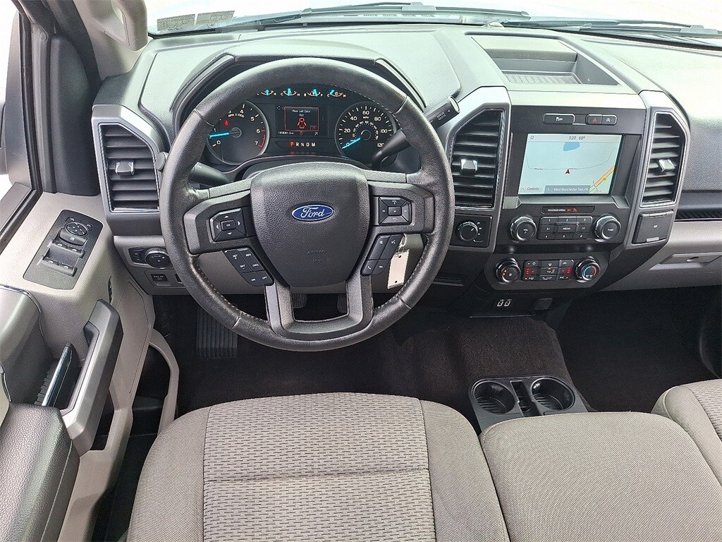 2019 Ford F-150 XLT photo 2