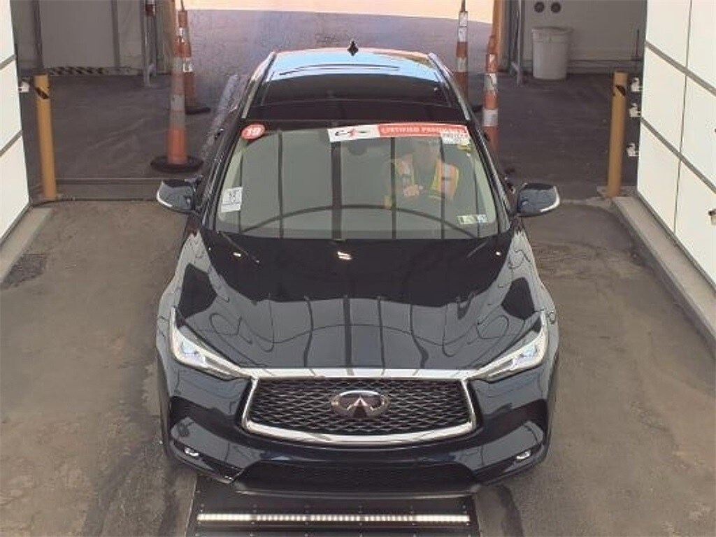 2019 Infiniti QX50 Luxe photo 2