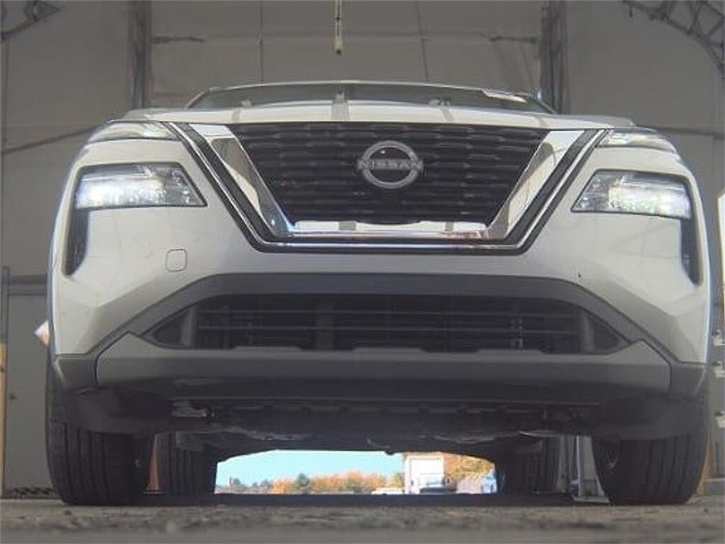 2022 Nissan Rogue SV photo 3