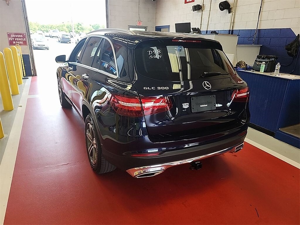 2019 Mercedes Benz GLC 300 4MATIC photo 3