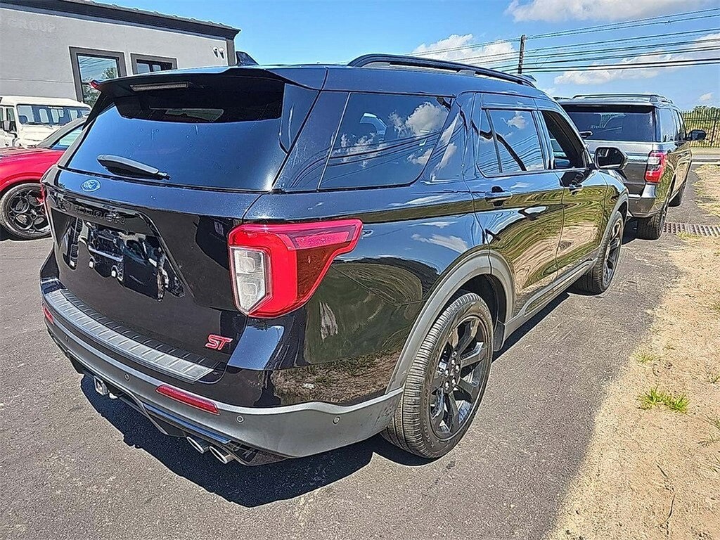 2020 Ford Explorer ST photo 4