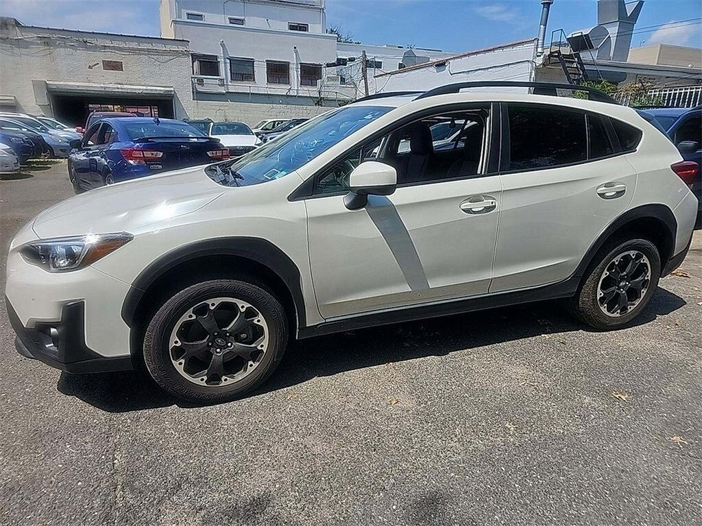 2022 Subaru Crosstrek Premium photo 2