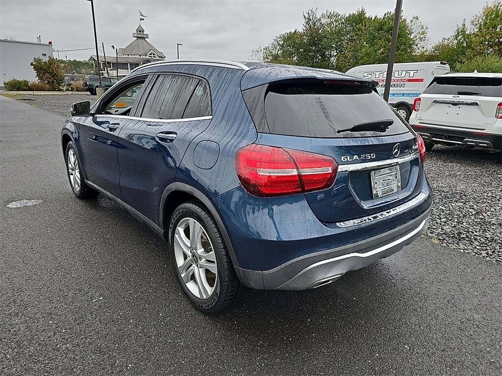 2020 Mercedes Benz GLA 250 4MATIC photo 3