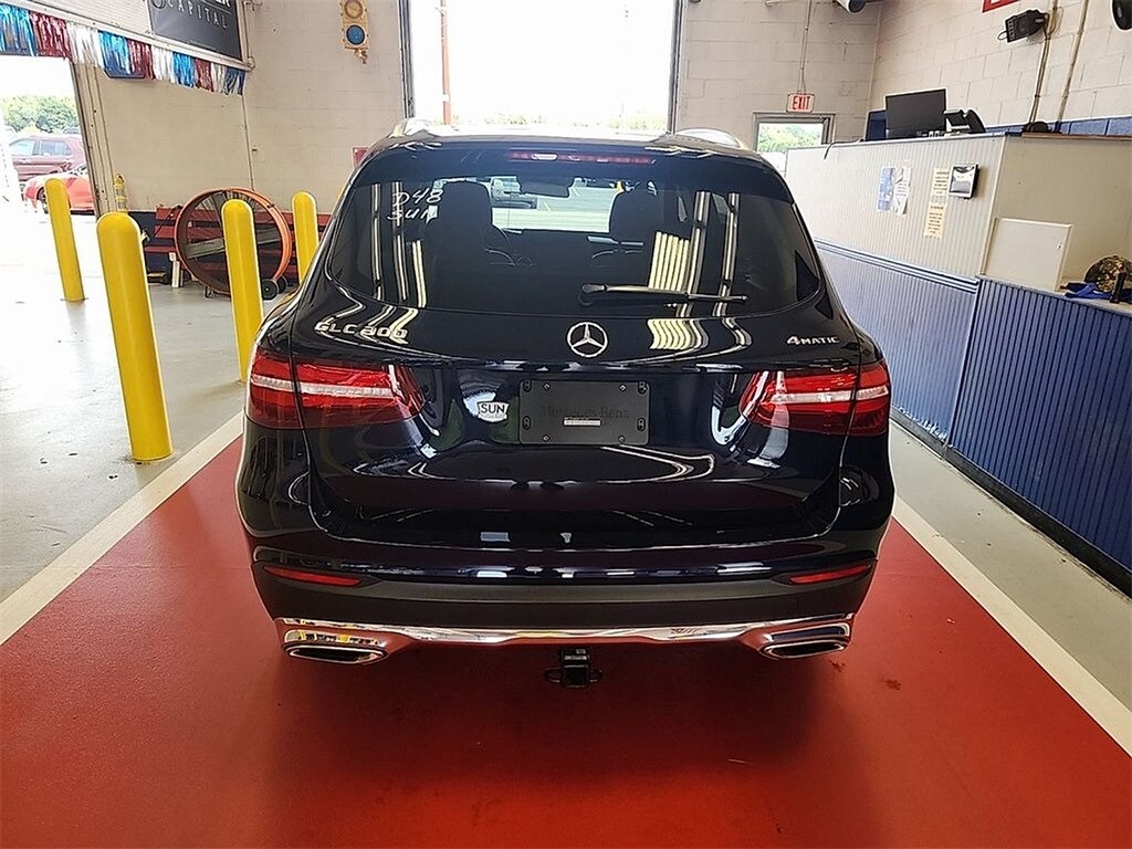 2019 Mercedes Benz GLC 300 4MATIC photo 4