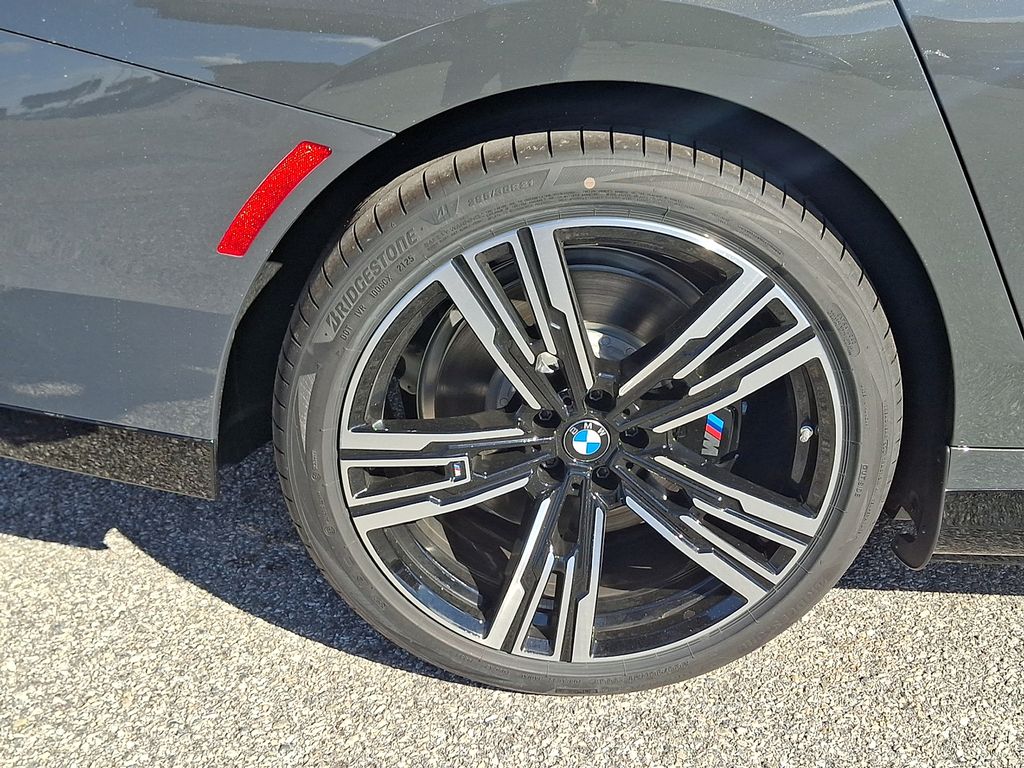 2026 BMW i7 60 - Photo 9