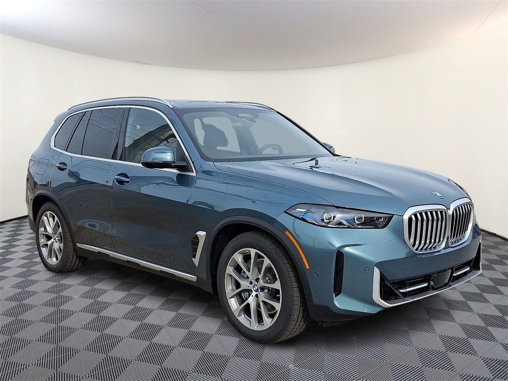 2026 BMW X5 50e's photo