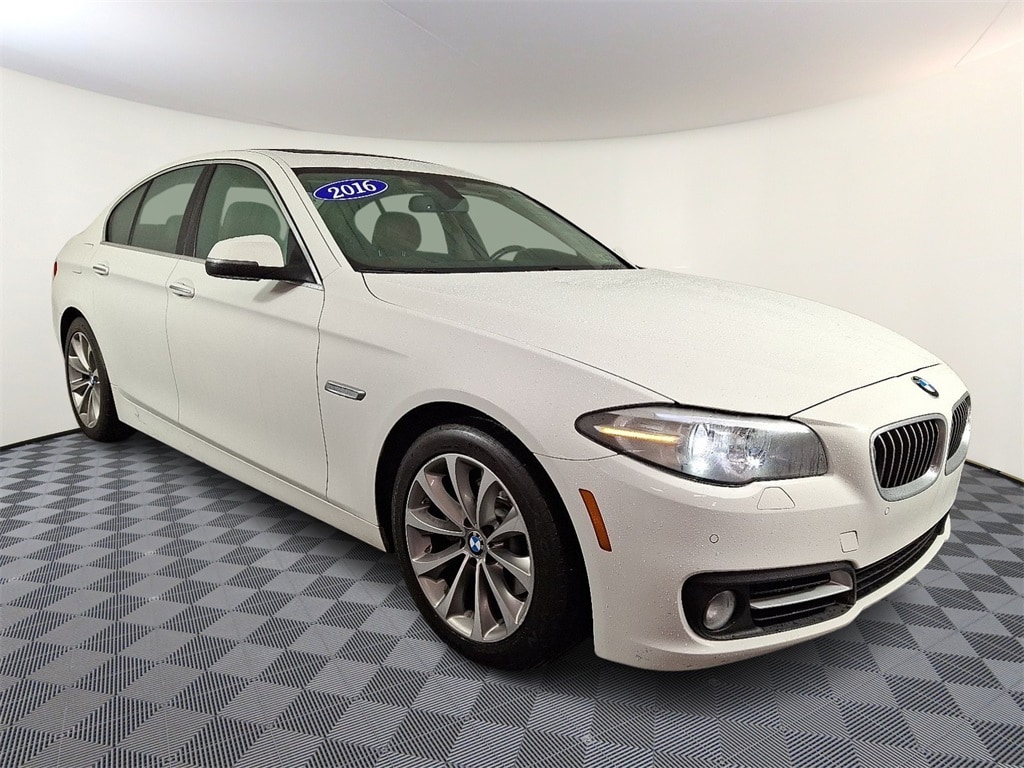 2016 BMW 5 Series 528i