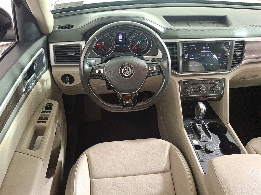 2019 Volkswagen Atlas V6 SE Technology R-Line photo 2