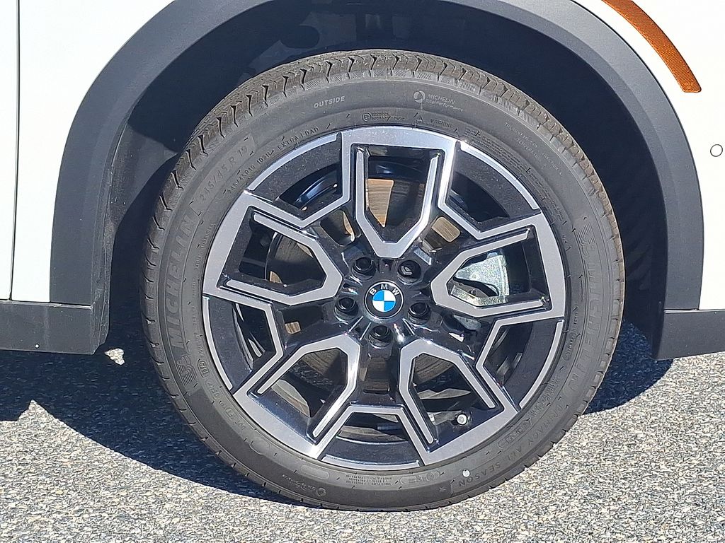 2025 BMW X2 28i - Photo 8