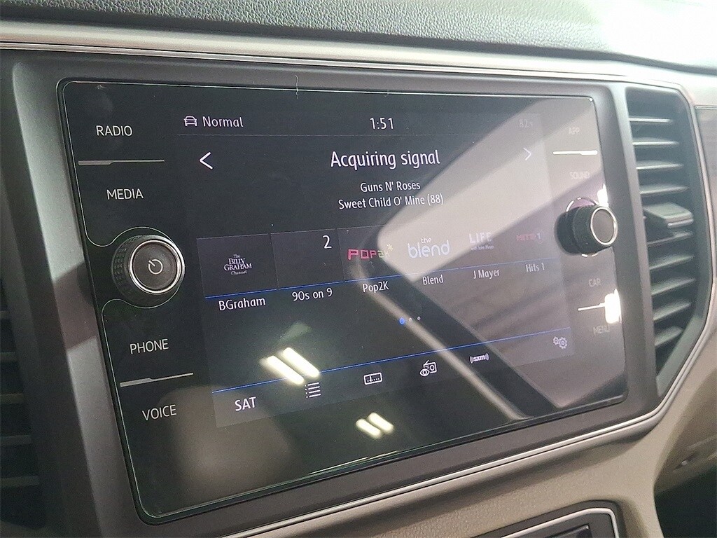 2019 Volkswagen Atlas V6 SE Technology R-Line photo 3