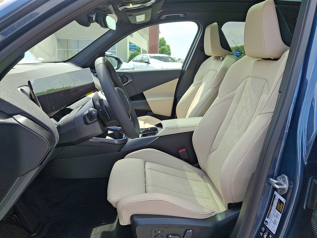 2025 BMW X3 30 - Photo 10