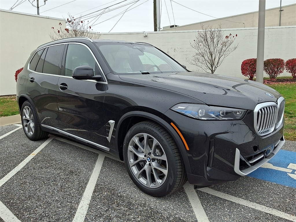 2026 BMW X5 50e's photo