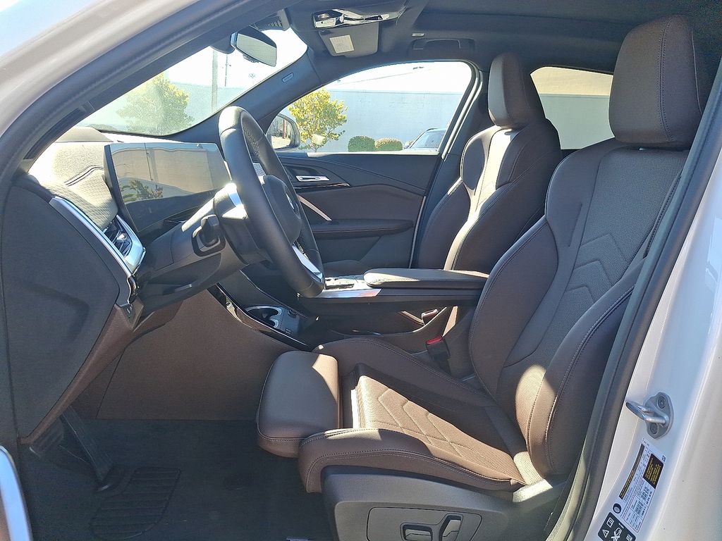 2025 BMW X2 28i - Photo 11