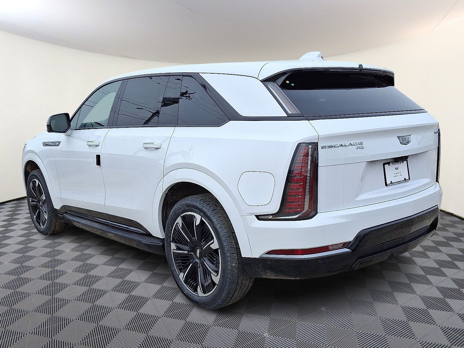 2025 Cadillac Escalade IQ Sport photo 3
